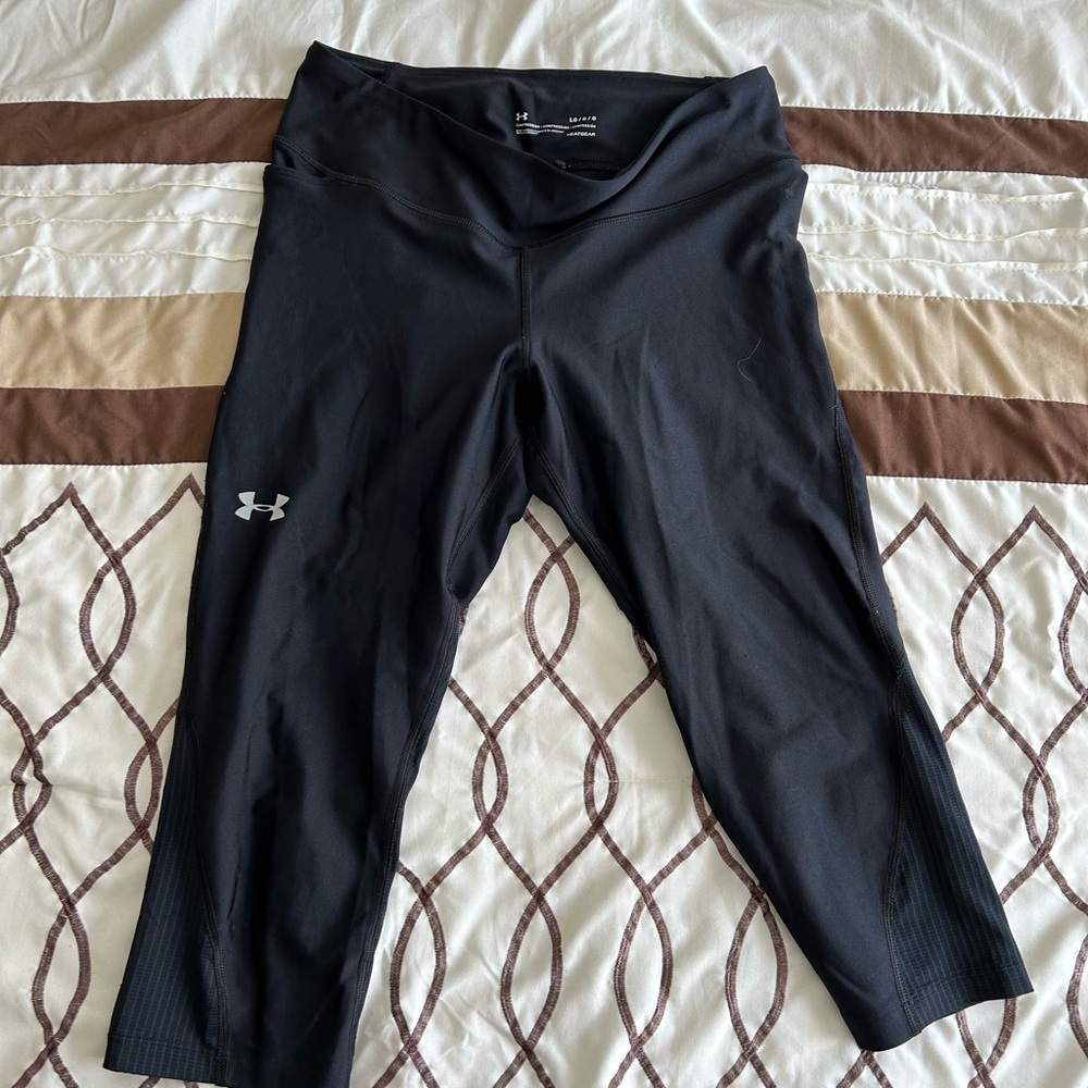 Underarmour, L, black heat gear compression leggings.